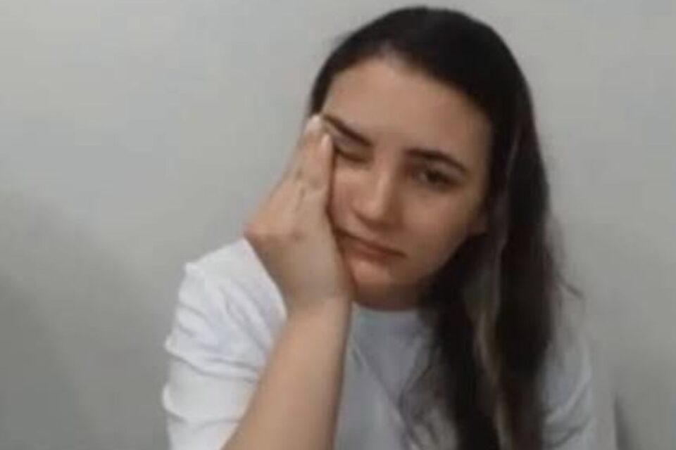 Débora Rodrigues, mulher que pichou 'perdeu, mané' (Foto: Reprodução)