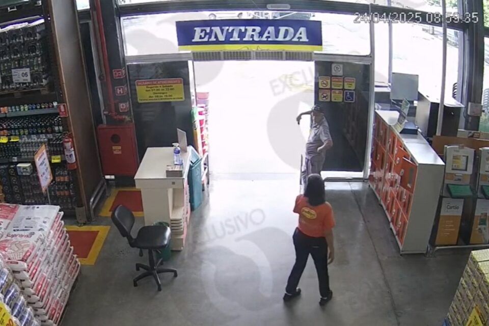Silvia e o ex-marido conversaram por 5 minutos na entrada do atacadista antes do homicídio