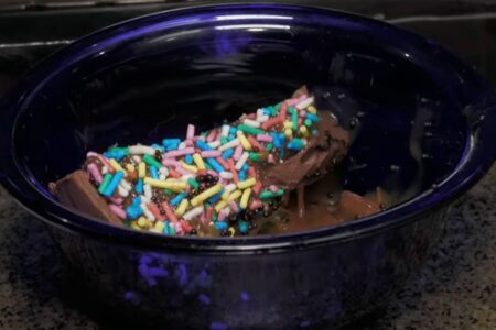 Suspeita de ter envenenado ovo de Páscoa agiu por ciúme e vingança, diz secretário no MA