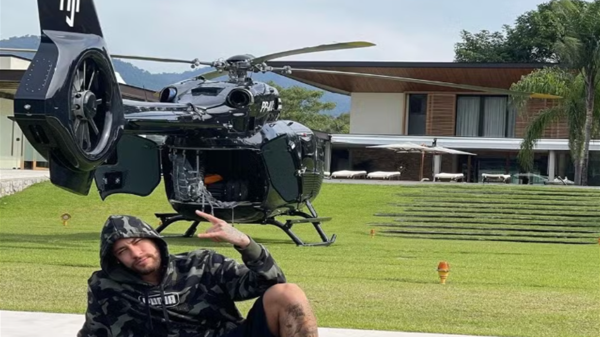 Neymar com helicóptero (Foto: Reprodução/Redes Sociais)