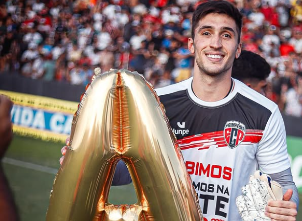 Victor Hugo, novo goleiro do Vila Nova