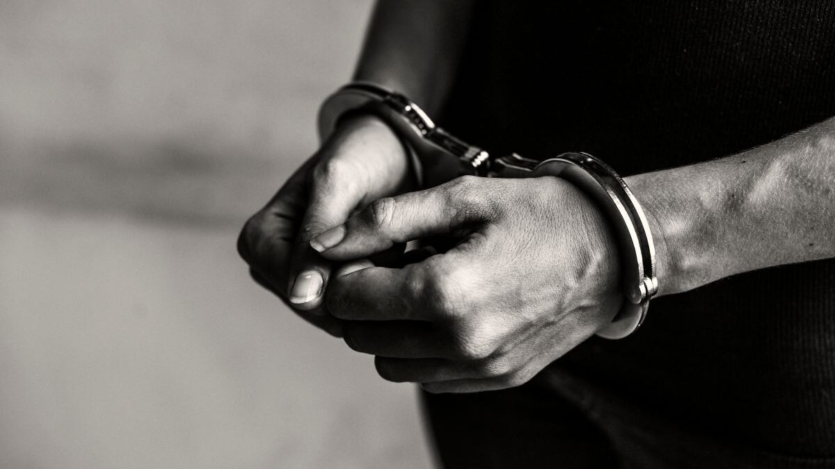 PRF cumpre mandado de prisão contra homem condenado por homicídio duplamente qualificado (Foto: Freepik)