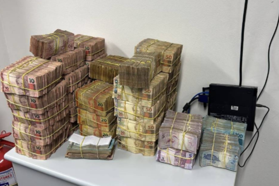 Dinheiro já apreendido na operação que envolve prefeito de Sorocaba (Foto: Reprodução)
