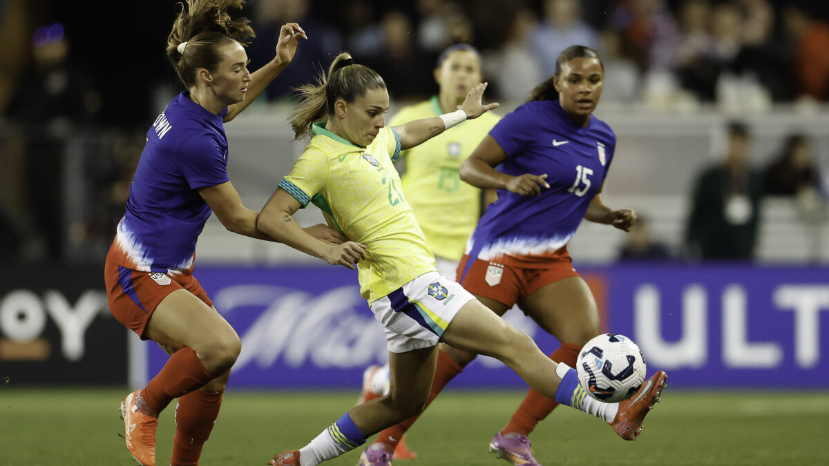 Seleção brasileira feminina vence Estados Unidos após dez anos de jejum