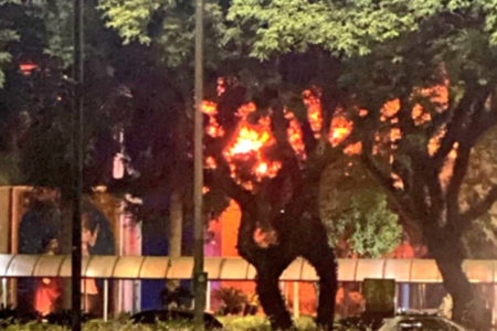 Incêndio na PUC do Paraná (Foto: redes sociais)