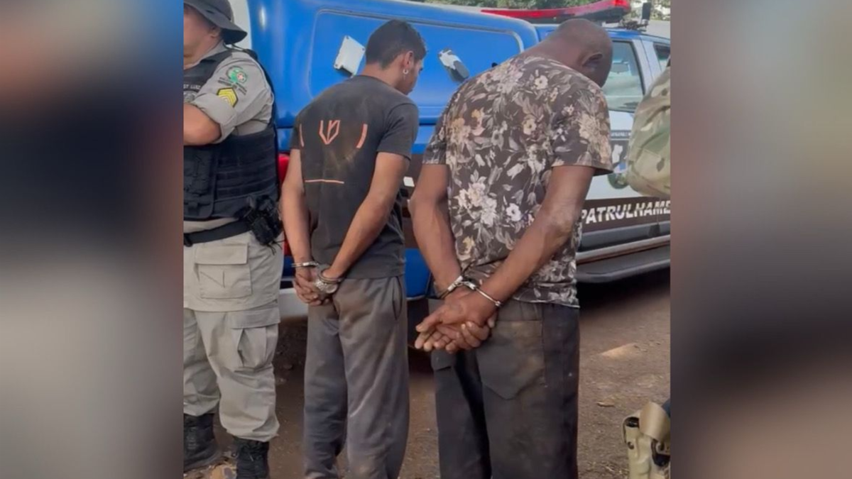 Homens presos suspeitos de furtar e abater bovino (Foto: Reprodução)