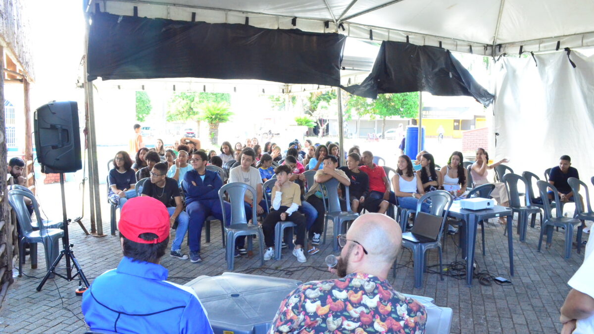 Faculdade de Educação da UFG recebe o ‘Por Aí Festival de Cinema Itinerante’