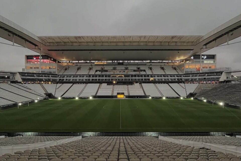 Na Neo Química Arena, Corinthians recebe o Racing