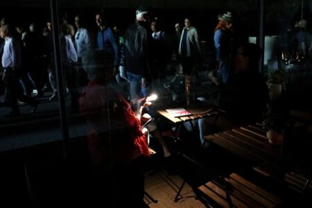 O que se sabe sobre o apagão na Europa Ataque cibernético foi descartado como causa; eletricidade foi restabelecida na Espanha e Portugal