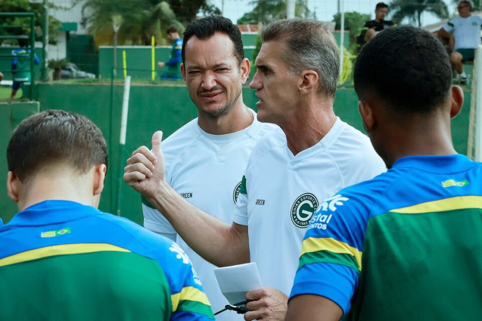 Vagner Mancini em treino do Goiás