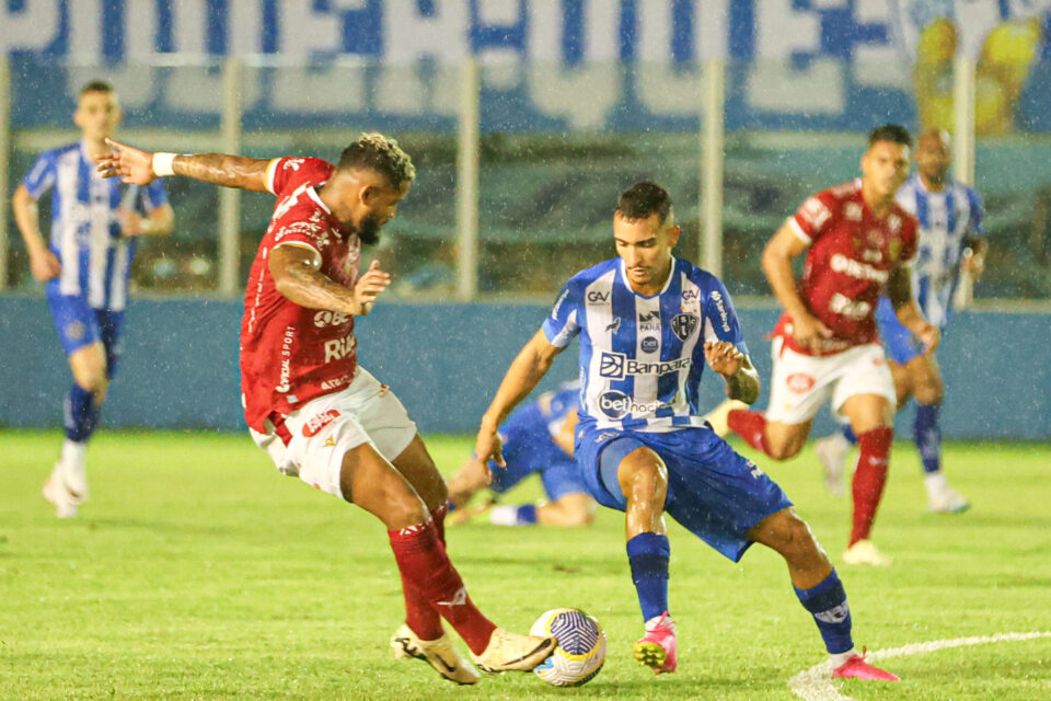 Resumindo o confronto entre Vila Nova e Paysandu, o Papão leva ligeira vantagem