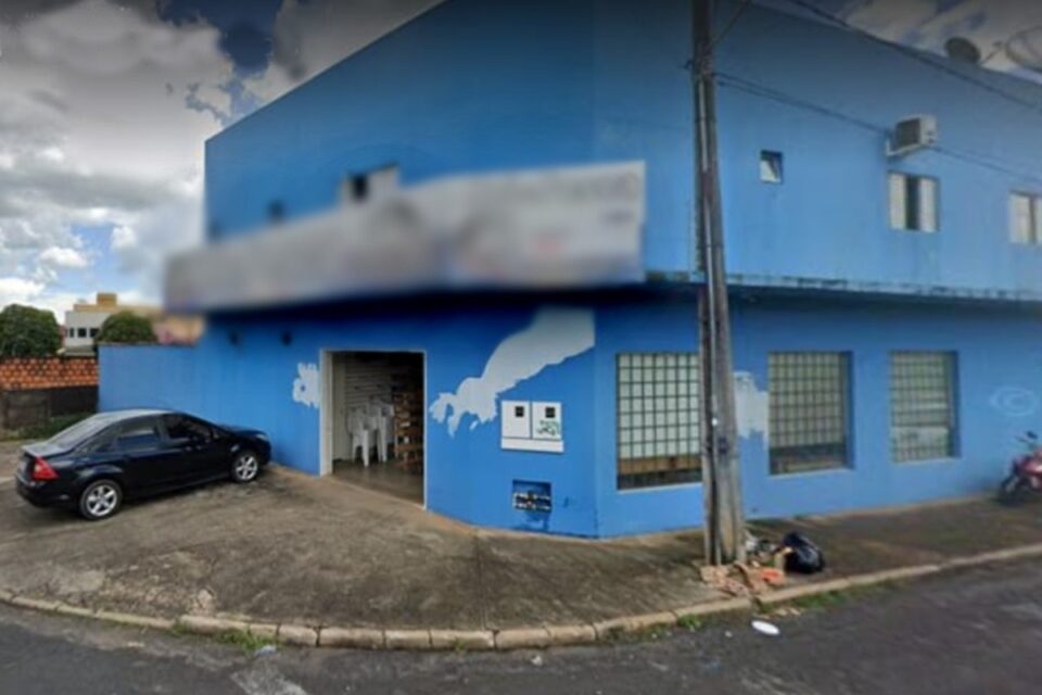 Homens rendem funcionários e roubam loja de armas em Catalão