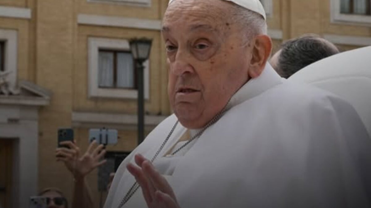 'Obrigado por me trazer de volta à Praça', disse papa Francisco a enfermeiro nas últimas horas
