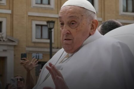 'Obrigado por me trazer de volta à Praça', disse papa Francisco a enfermeiro nas últimas horas