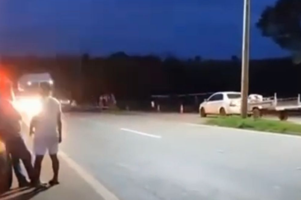 Motociclista morre após bater em caminhão na GO-080, em Petrolina de Goiás