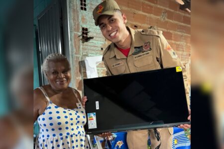 Idosa filmada ao dançar forró com bombeiro para se acalmar morre em Itaberaí