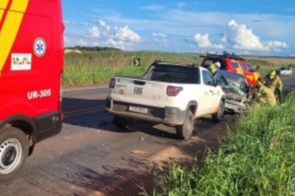 Missionário morre em acidente envolvendo duas carretas e três carros na GO-436