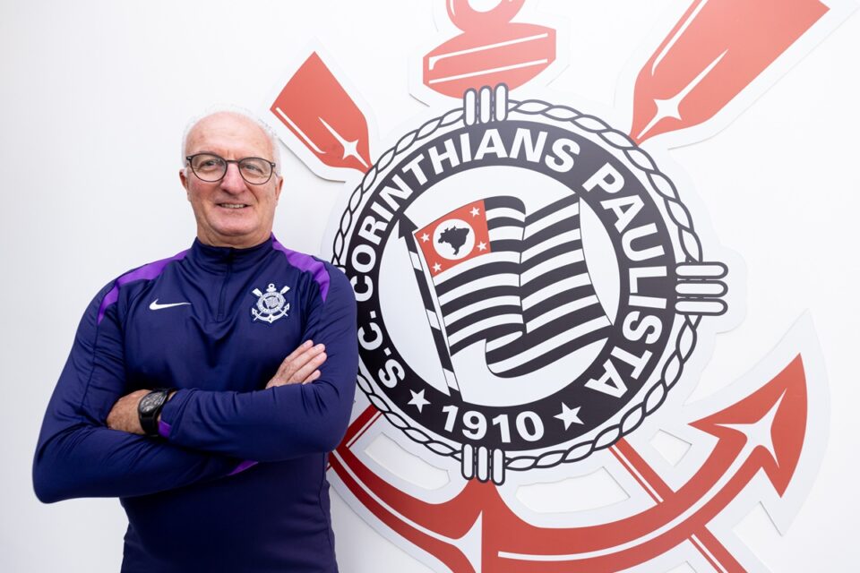 Dorival Júnior é apresentado no Corinthians