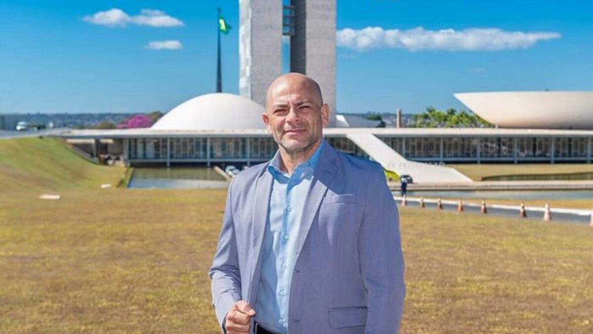Advogado é executado à luz do dia em Luziânia Câmera de segurança registrou a execução de Adair Pereira de Araújo