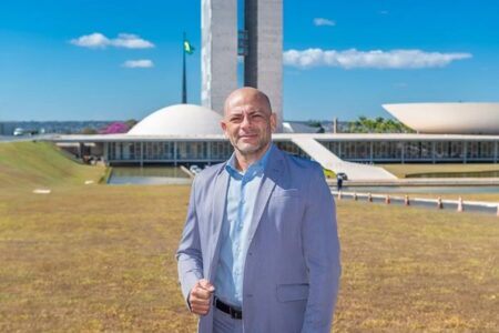 Advogado é executado à luz do dia em Luziânia Câmera de segurança registrou a execução de Adair Pereira de Araújo