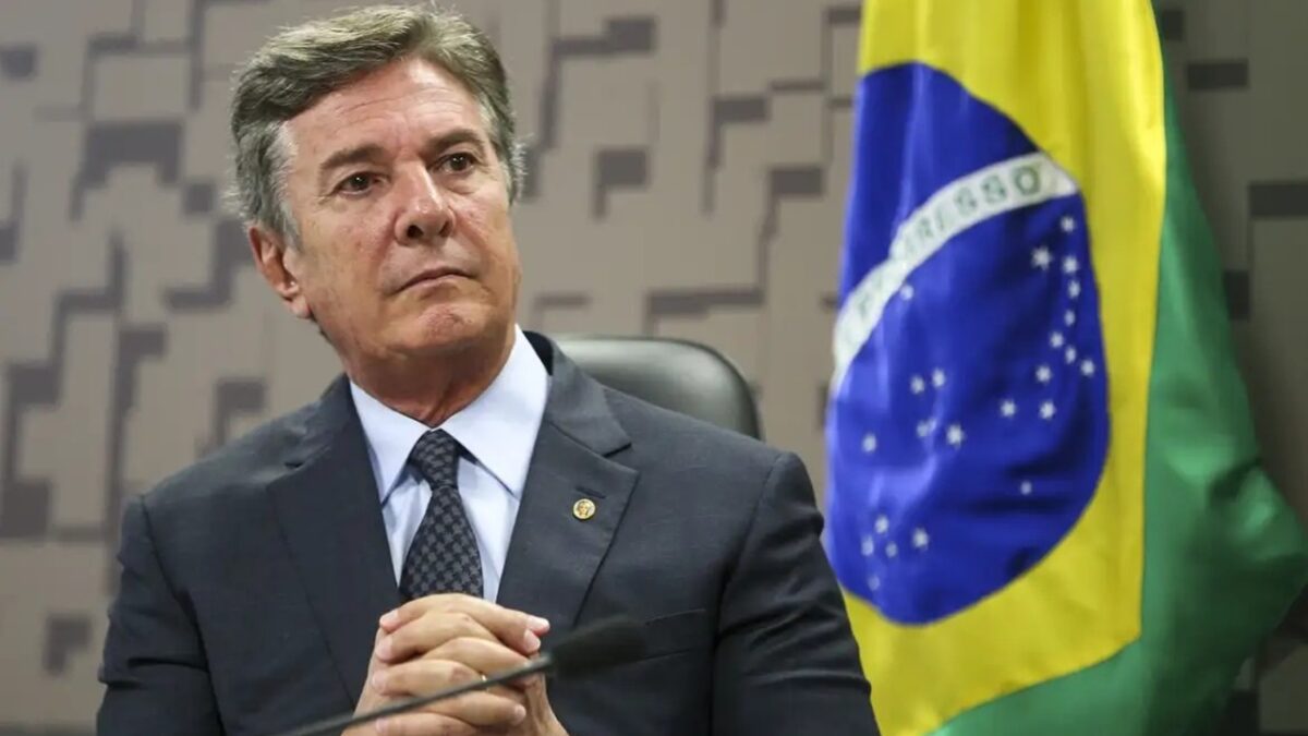 Fernando Collor preso está sereno e aguarda decisão da PF Decisão sobre onde ex-presidente vai cumprir pena cabe ao Supremo Tribunal Federal