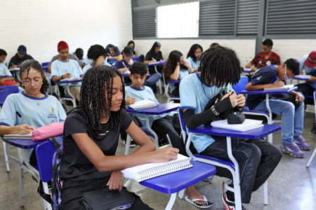 Pé-de-Meia paga parcela a estudantes (Foto: Agência Brasil)