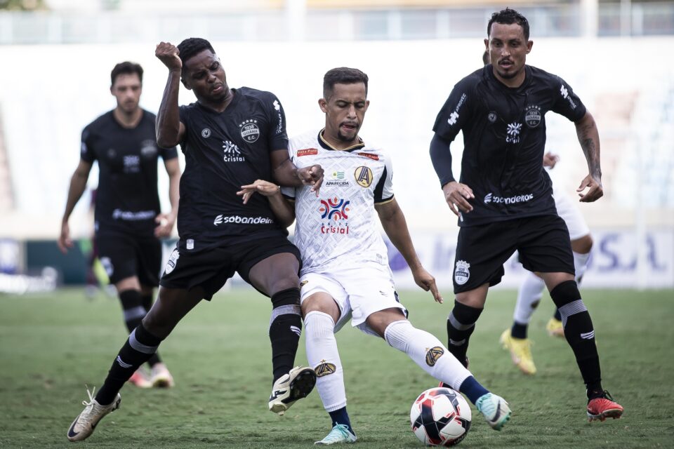 Partida entre Goiânia e Goianésia durante o Campeonato Goiano