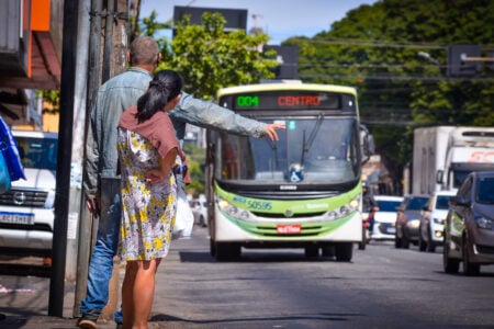 Acordo de mobilidade prevê priorização do transporte coletivo em Goiânia Entre as ações previstas estão a modernização dos semáforos