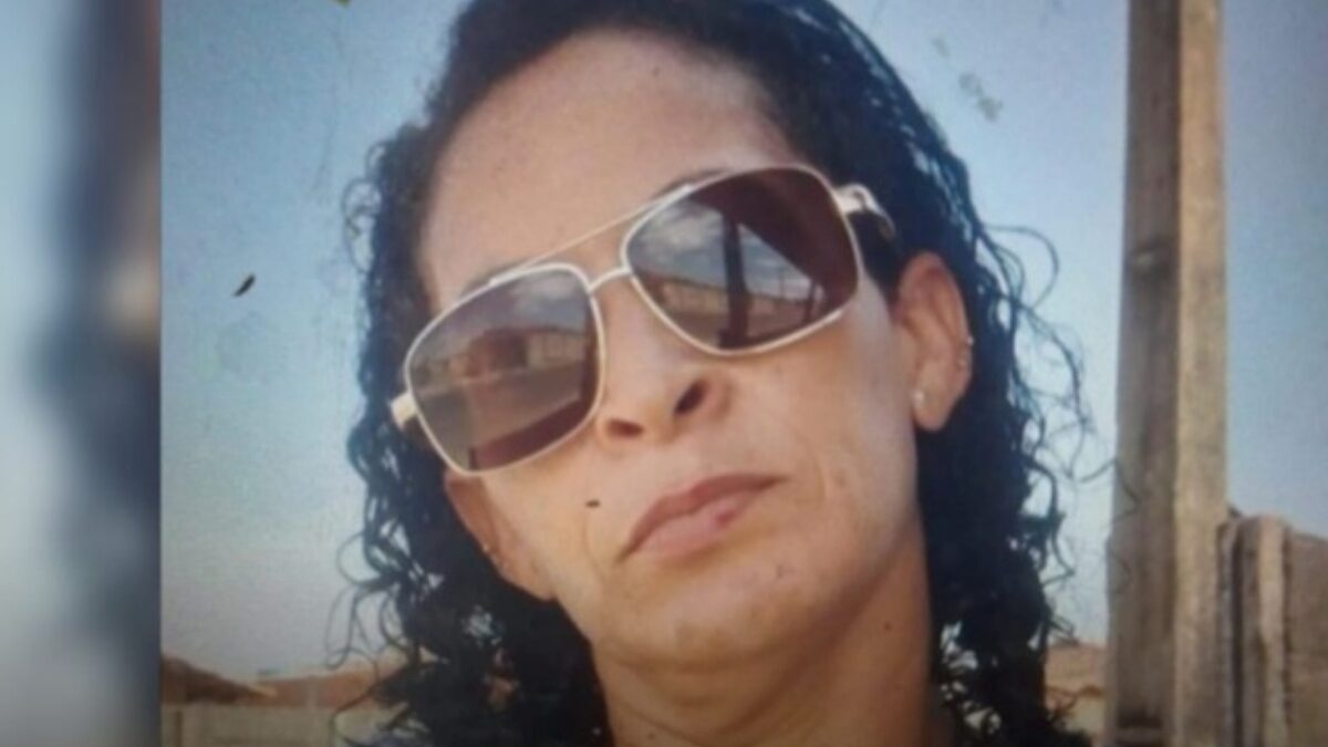 A imagem mostra a vítima