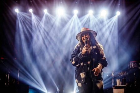 Luiza Martins grava DVD ‘Nostalgia Pura’ com participações especiais em Goiânia