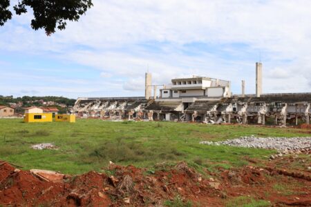 Obras no Cavalhódromo de Pirenópolis estão paradas até desocupação de moradores dos arredores