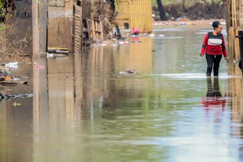 Tragédias climáticas como a do RS serão cinco vezes mais frequentes, diz estudo cidades vão enfrentar nível de alagamento até 1 metro maior