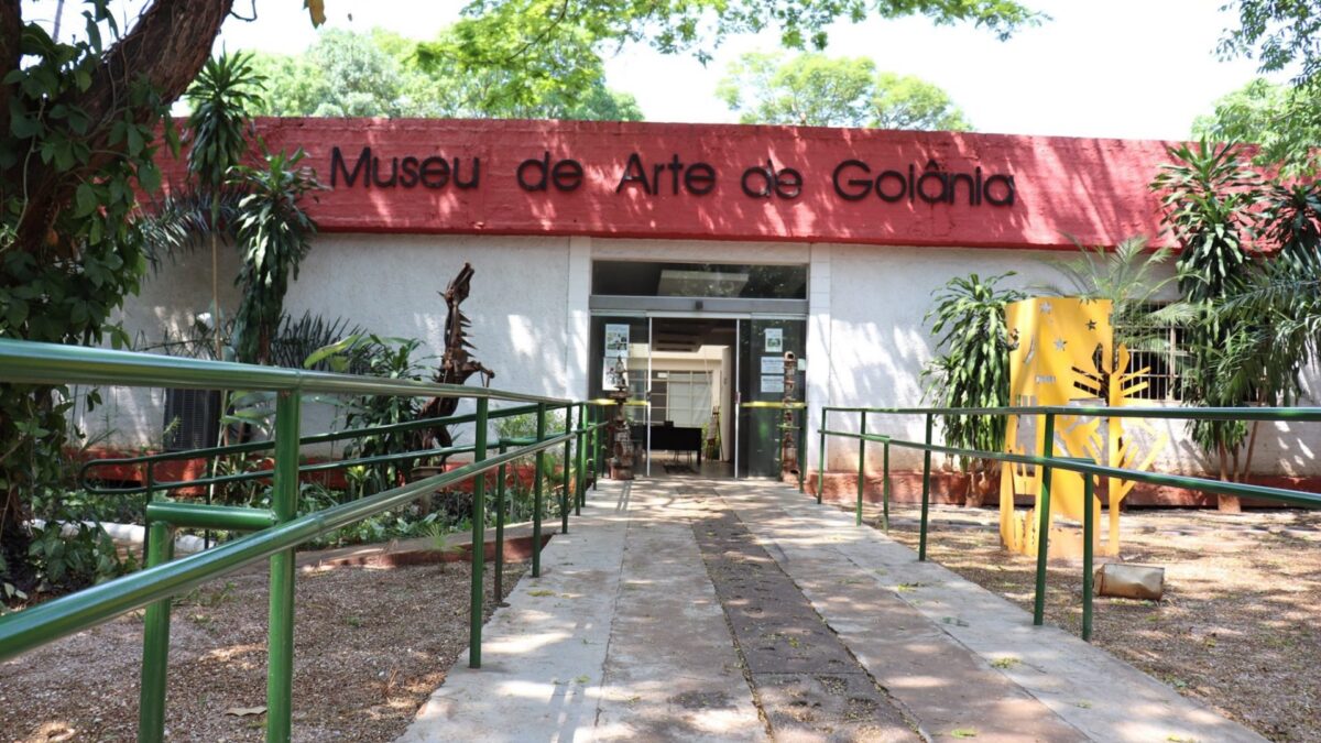 Exposição ‘Encantamentos’ de Denise Jácomo abre no Museu de Arte de Goiânia