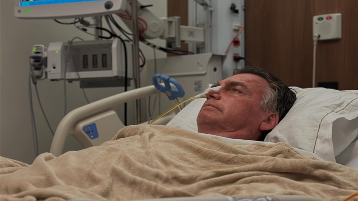 Intestino responde e Bolsonaro pode ter alta em uma semana Ex-presidente conseguiu evacuar e apresenta melhoras no fígado
