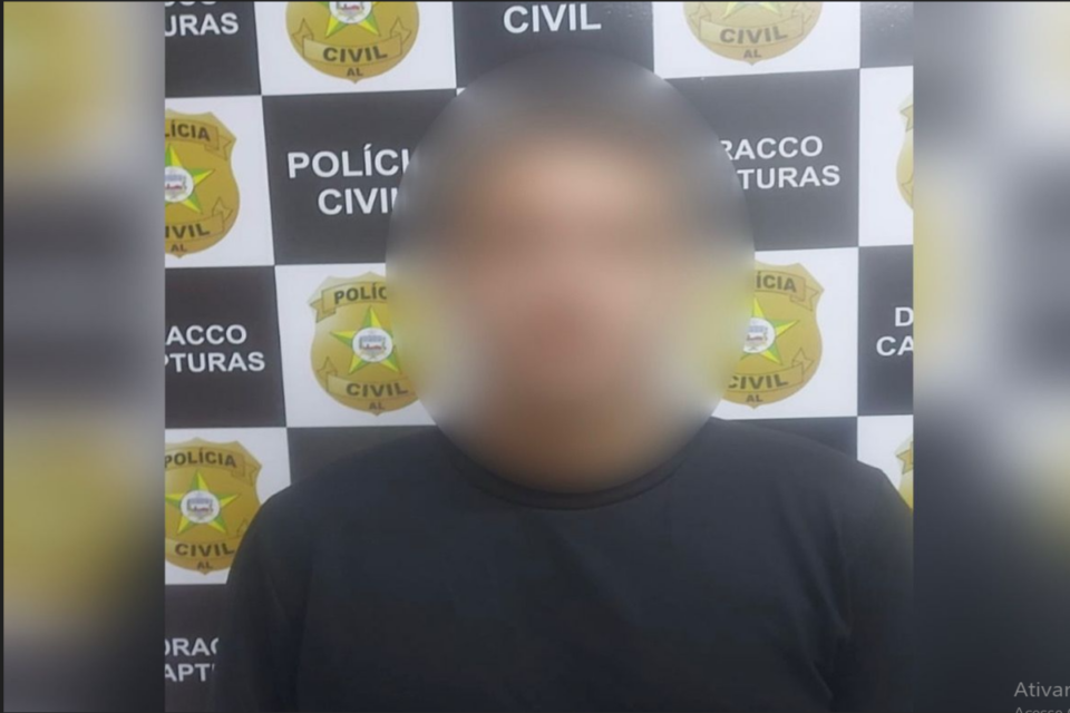 Homem suspeito de fazer parte de esquema de tráfico de drogas (Foto: Divulgação PCGO)