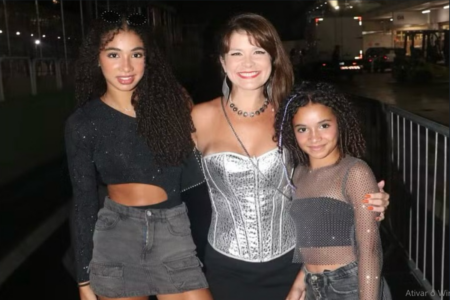 Samara Felippo acompanhada das filhas (Foto: Reprodução/Redes Sociais)