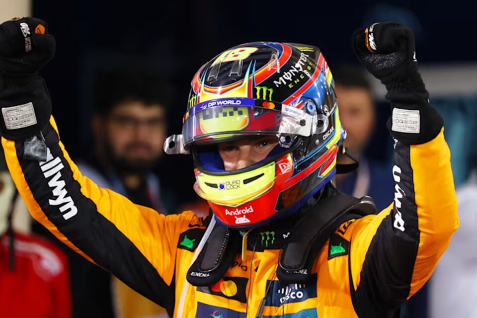 Oscar Piastri comemora vitória no GP do Bahrein de Fórmula 1