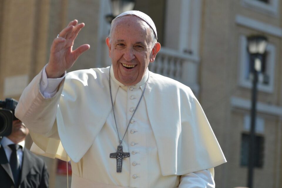 Annett_Klingner_Papa-Francisco1-1215×1102