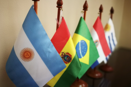 Bandeiras do Paraguai, Brasil, Uruguai, Bolívia e Argentina (Foto: Pixabay)