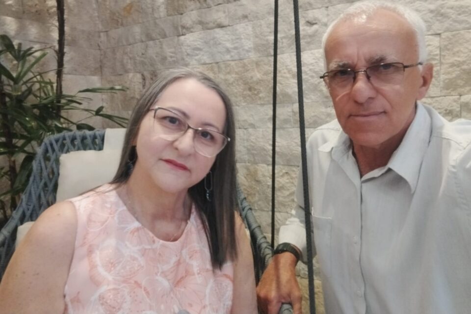 A imagem mostra o casal antes da separação
