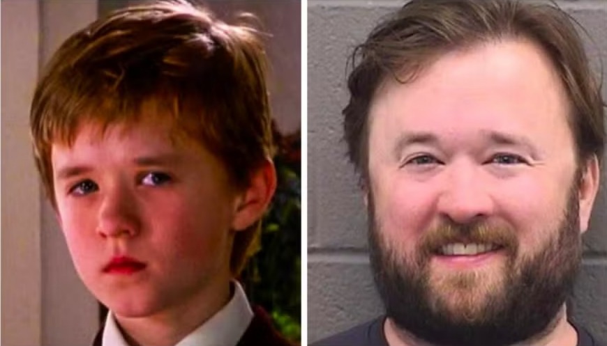 Ator de 'O Sexto Sentido' é preso e posa sorrindo na delegacia Haley Joel Osment saiu sorridente na imagem