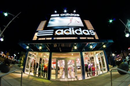 Loja da Adidas (Foto: Pixabay)