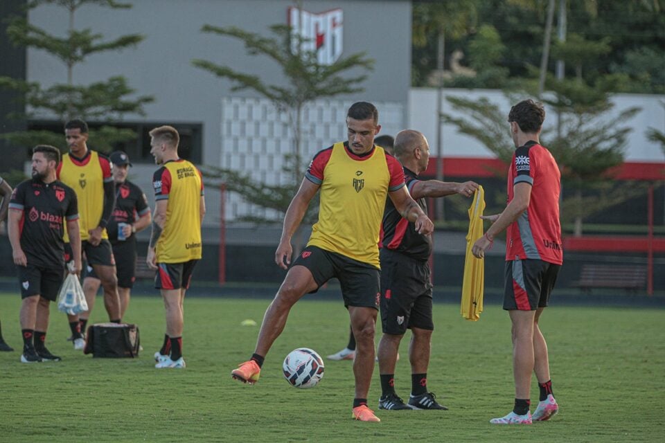 William Pottker poderá voltar ao time titular do Atlético Goianiense
