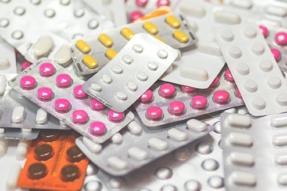Empresa de medicamentos é interditada por irregularidades em Anápolis