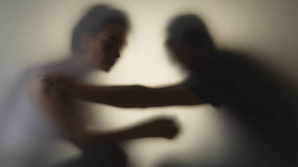 Mulher é agredida pelo marido e se recusa a deixar ele ser preso, em Vianópolis