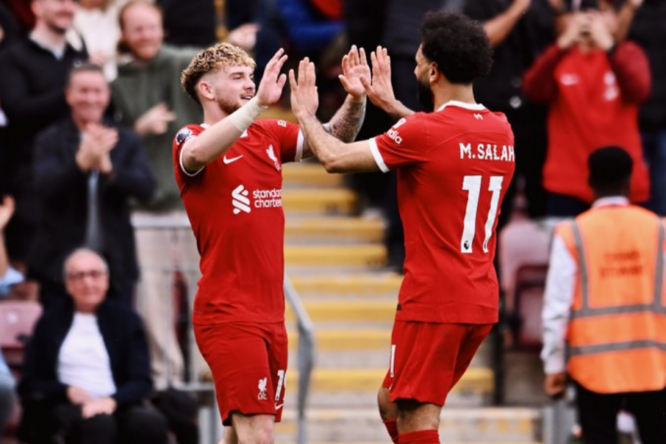 Jogadores do Liverpool durante partida do Campeonato Inglês