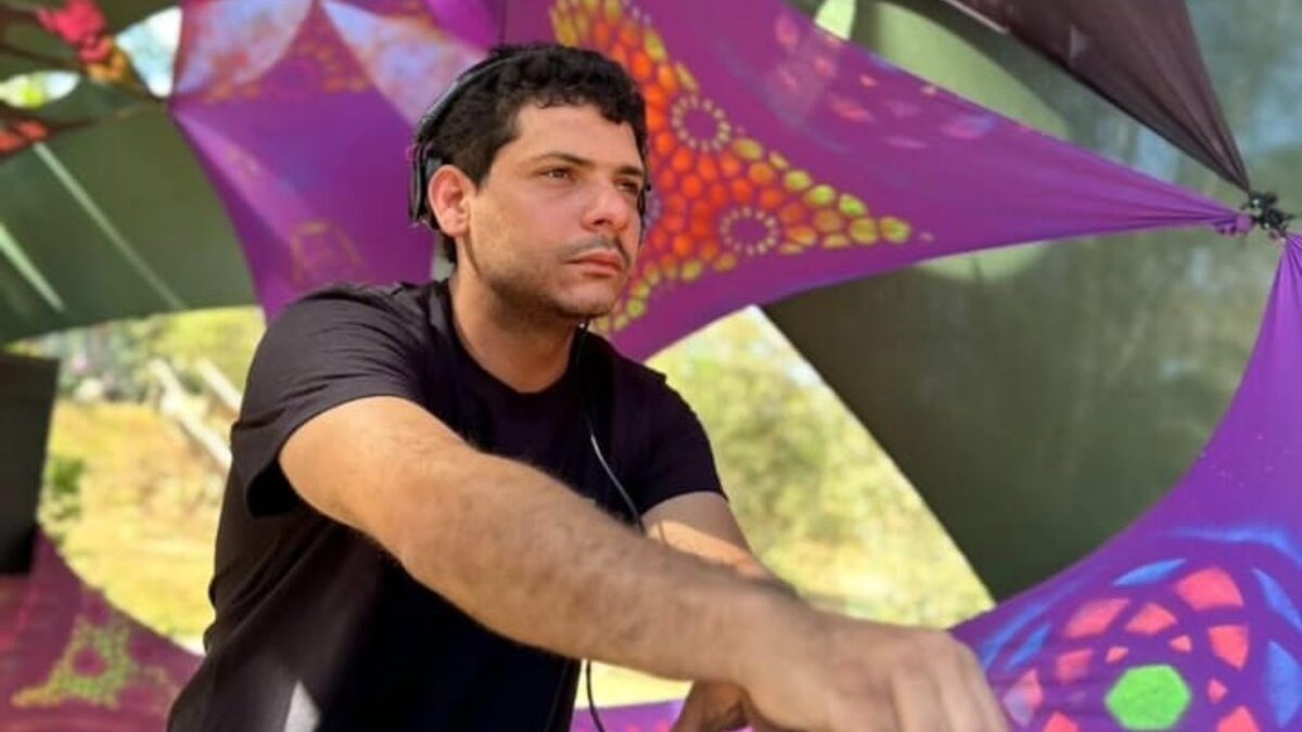 Martinho Douglas dos Santos Leal, conhecido como DJ Kronomode