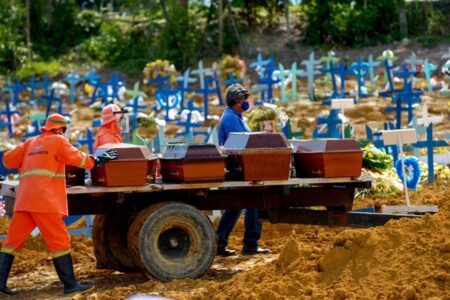 Acervo denuncia política de morte na pandemia e pode embasar reparação