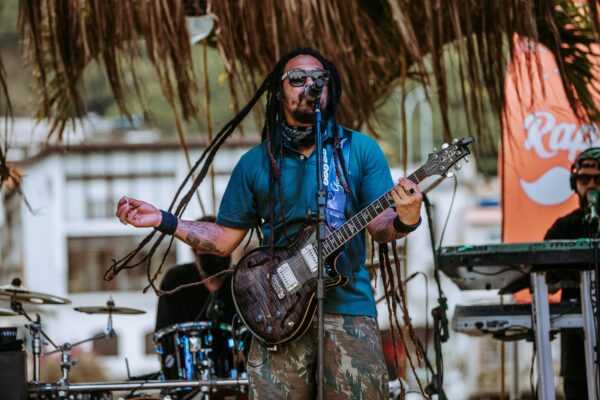 Marcelo Falcão fará show gratuito em Goiânia durante campeonato de skate