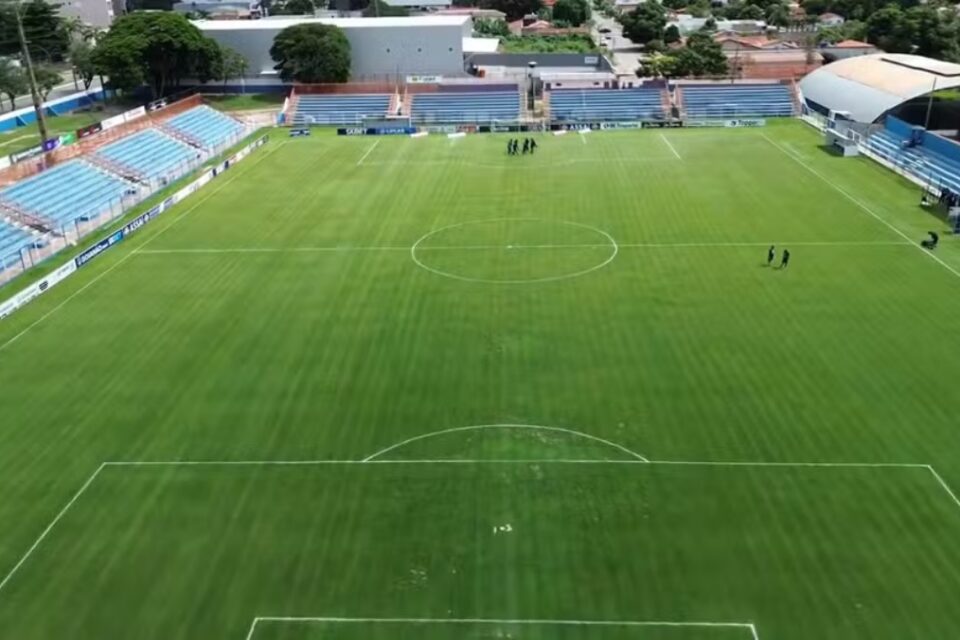 Estádio Valdeir José de Oliveira, em Goianésia